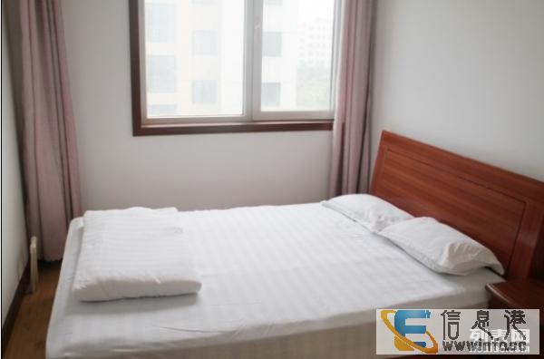 教授花园三室两厅两卫短租海景房,出门就到第三浴场家庭公寓