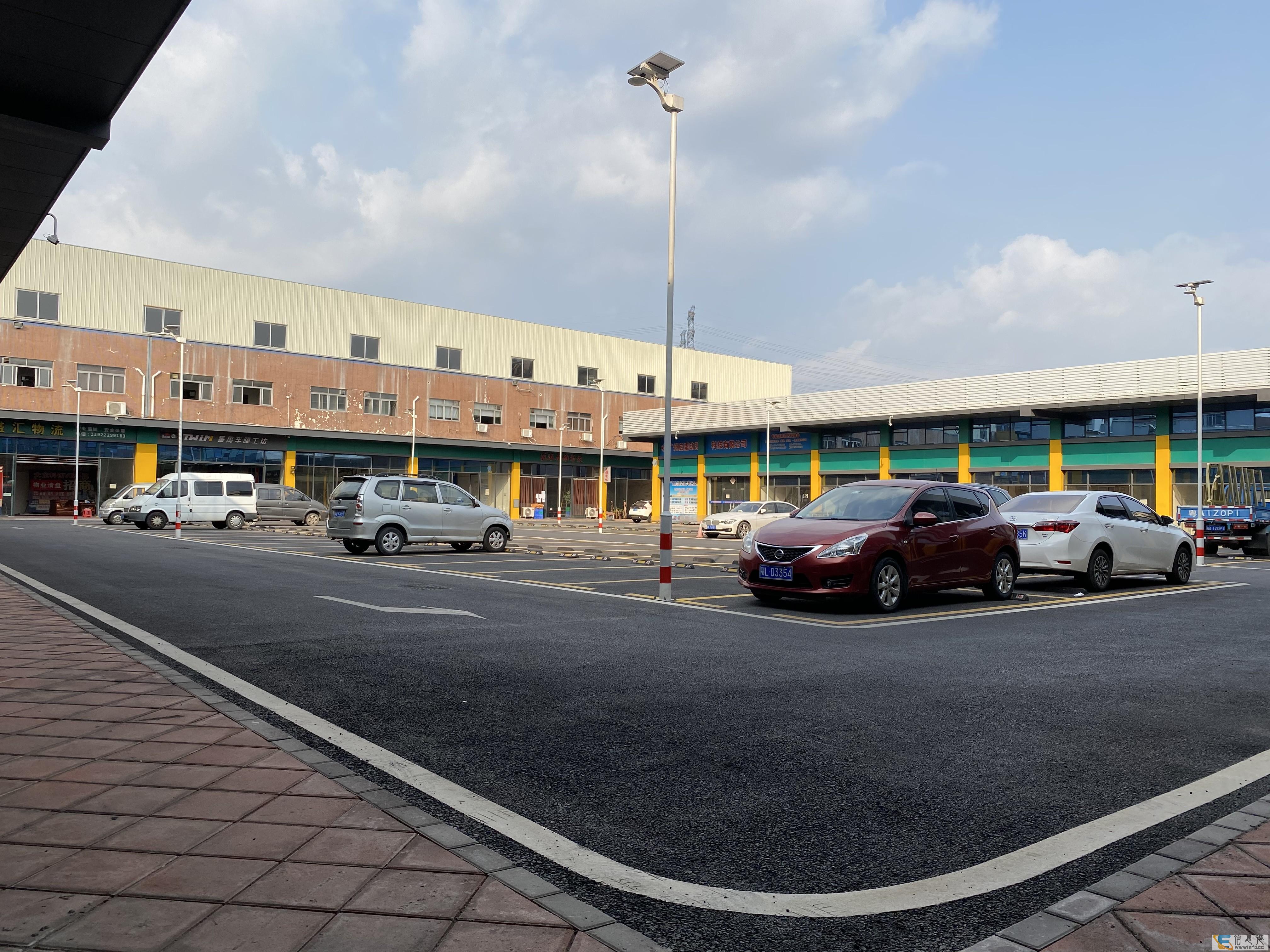 150方旺铺直租,充足停车位,可明火餐饮,适合各行业 150方旺铺直租,充足停车位,可明火餐饮,适合各行业