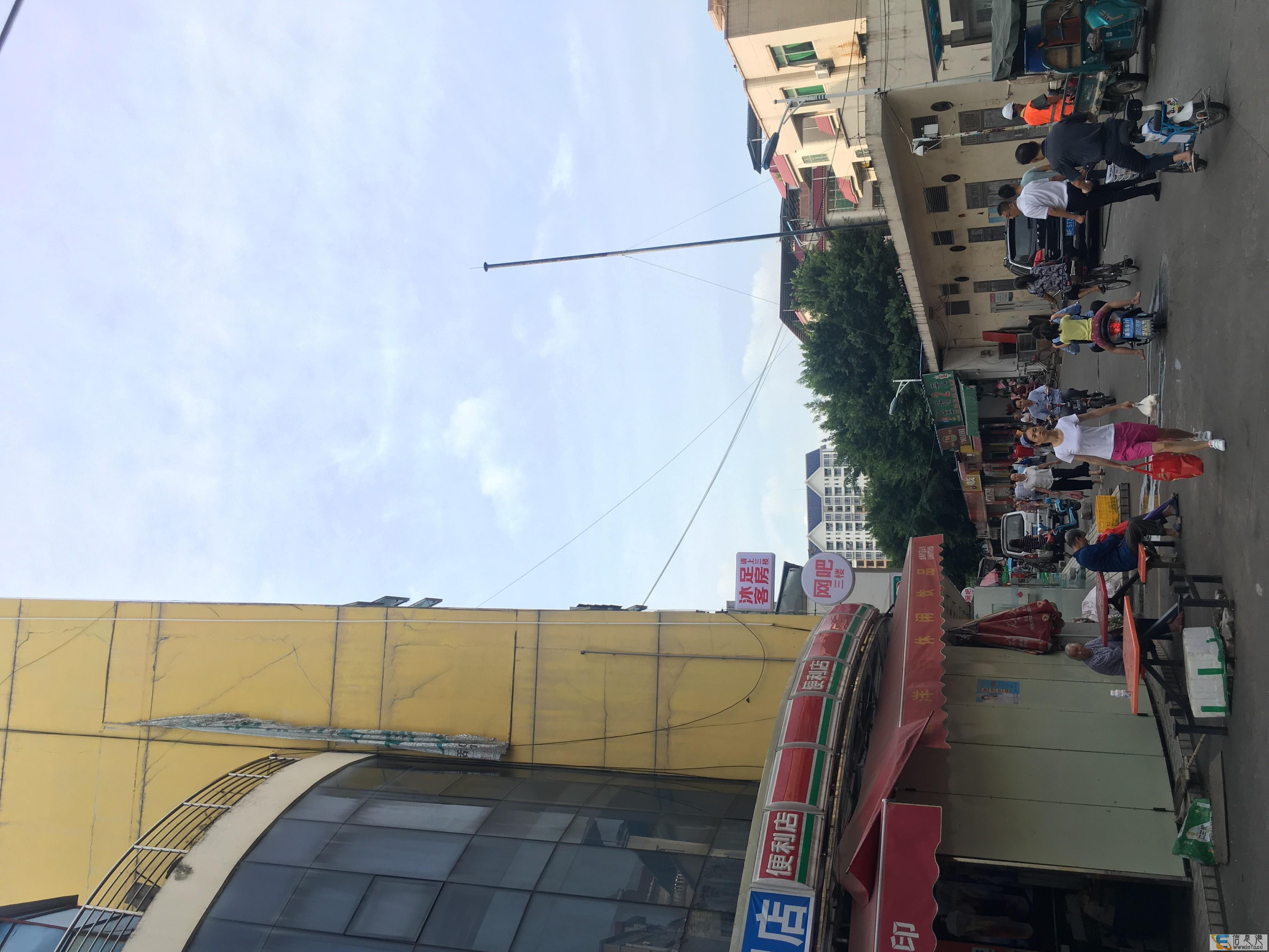 临街旺铺,可经营特色小吃,奶茶,炸鸡汉堡,寿司等 临街旺铺,可经营特色小吃,奶茶,炸鸡汉堡,寿司等