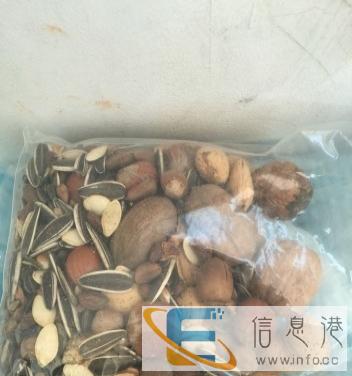 松鼠粮食低价出售