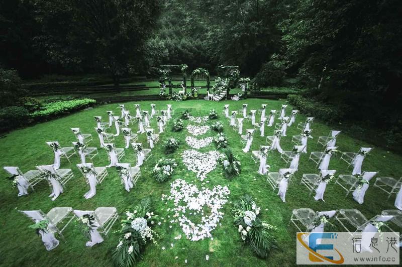 周口西华县细腻创意专业的同学聚会满着幸福与喜悦