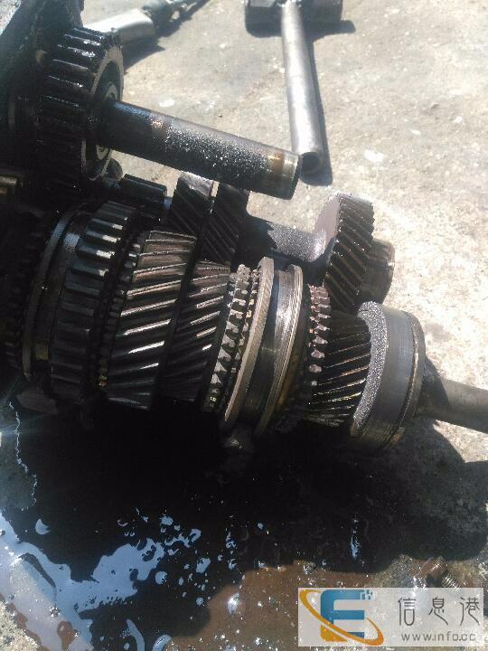 深圳市龙华区24小时上门修车补胎送油过电等救援